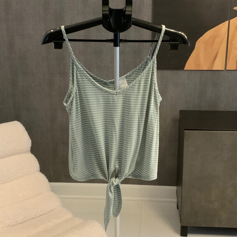 Livi by Olivia Rae Green mint stripped tie front camisole -  M